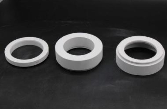 Hete pers BN boornitride keramische ringen en kristallen buizen Horizontaal continu gieten