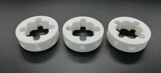 Versatile industriële keramische aluminiumoxide Al2O3 Hoge zuiverheid