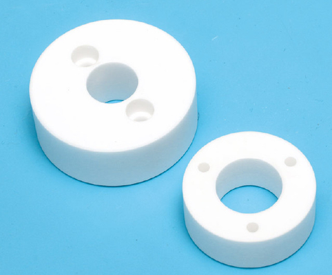 Hoogwaardige 95% aluminiumoxide keramische onderdelen Goede geleidbaarheid Mechanische sterkte