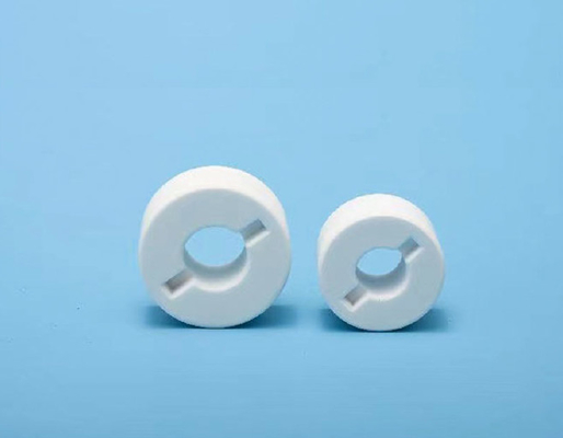 Hoogwaardige 95% aluminiumoxide keramische onderdelen Goede geleidbaarheid Mechanische sterkte