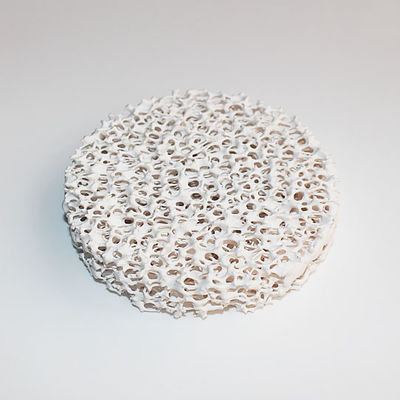 De ronde Vierkante Gieterijalumina Ceramische Poreusheid van Schuimfilter 80-90%