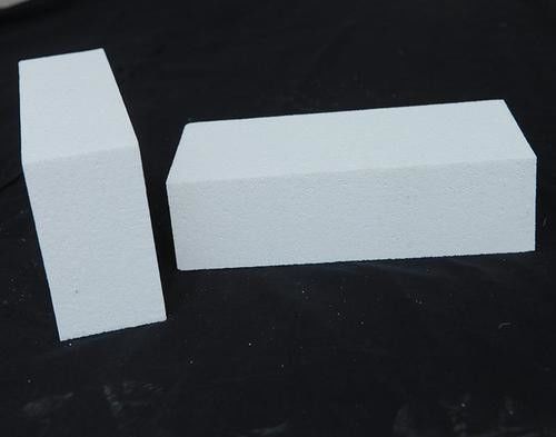 99.51% Al2O3 Hoge Alumina van Korundbakstenen Vuurvaste Bakstenen 1800 c-de Diensttemperatuur